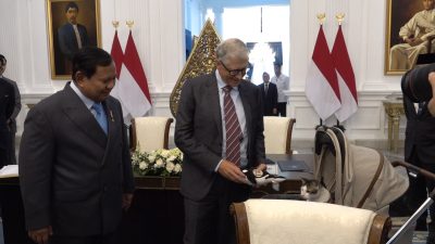 Momen Bill Gates Beri Hadiah ke Kucing Prabowo Bobby Kertanegara