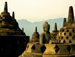 Menyelami Makna Kirab Waisak 2025, Perayaan yang Dilakukan Umat Buddha Tanah Air dari Candi Mendut menuju Candi Borobudur