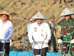 Tanam Jagung Bareng Kapolri, Ahmad Luthfi Dukung Penuh Swasembada Pangan
