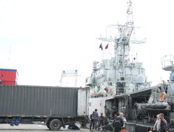 TNI AL Kerahkan KRI dan Bantuan Kemanusiaan Skala Besar ke Aceh, Sumut dan Sumbar