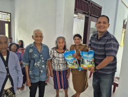 Kejari Talaud Bawa Bantuan Beras, Senyum Para Lansia Menghangatkan Senja di Ujung Negeri