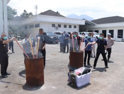 Kapolres Abdul Kholik Turun Langsung Musnahkan Barang Bukti, 6,7 Gram Sabu hingga 1.160 Obat Terlarang
